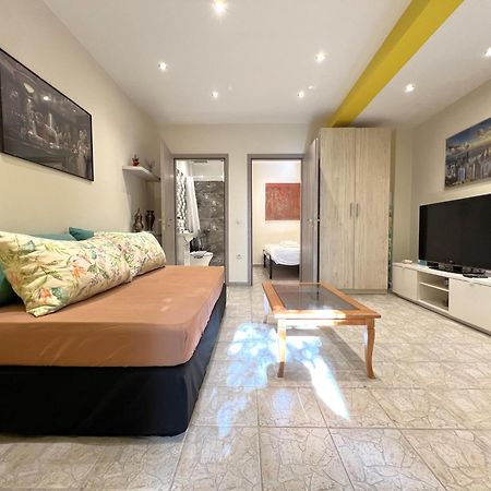 Historic Center Getaway 10'Walk To Acropolis Hill Apartment Athens Ngoại thất bức ảnh